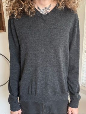 Vintage 90s Y2K Charcoal Gray Wool Knit V-Neck Sweater ~ Size Large